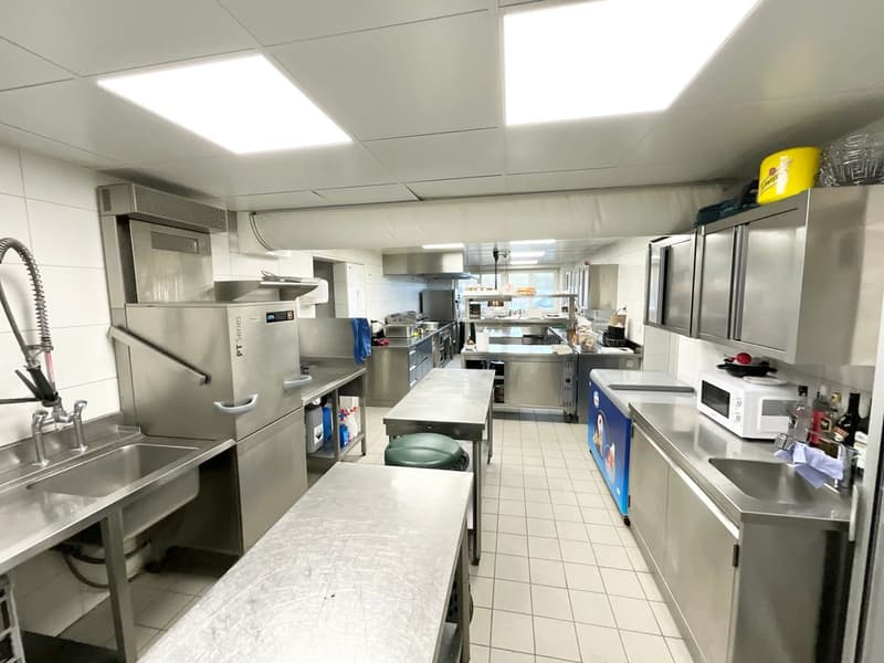 Ensemble alberghiero e ristorante con appartamento di servizio (9)
