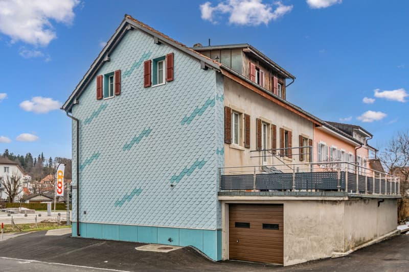 Casa a gronda contigua con aree commerciali e grande terrazza (12)