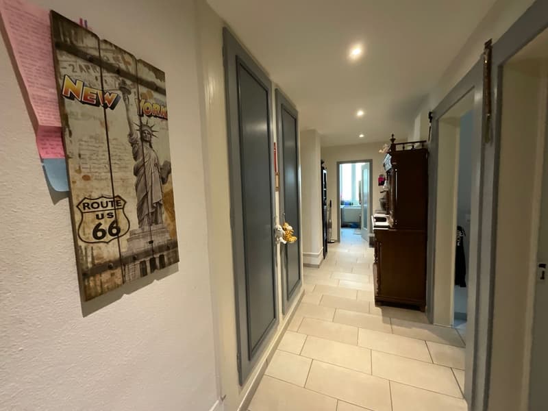 Ampio appartamento di 3 locali a La Chaux-de-Fonds (2)