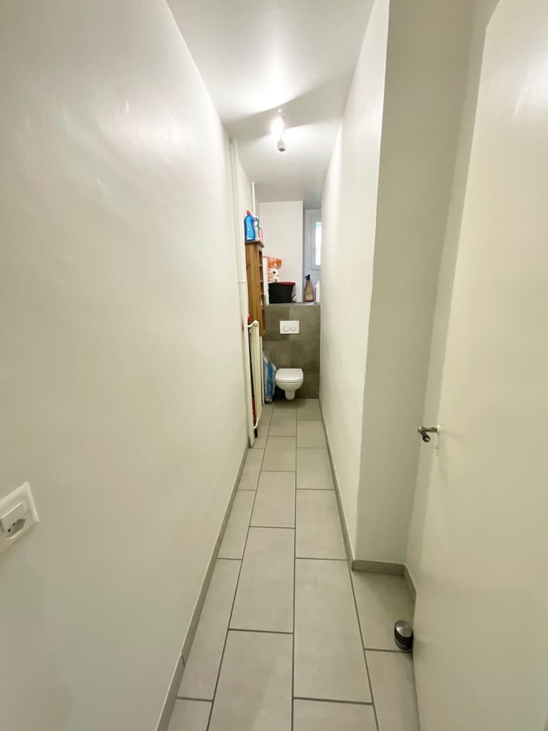 Ampio appartamento di 3 locali a La Chaux-de-Fonds (9)