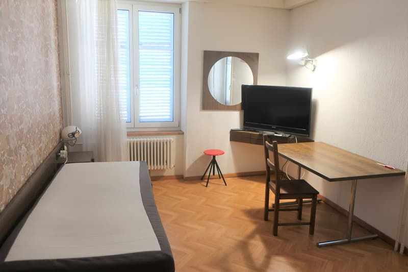 Schönes möbliertes Zimmer mit eigenem Bad (1)