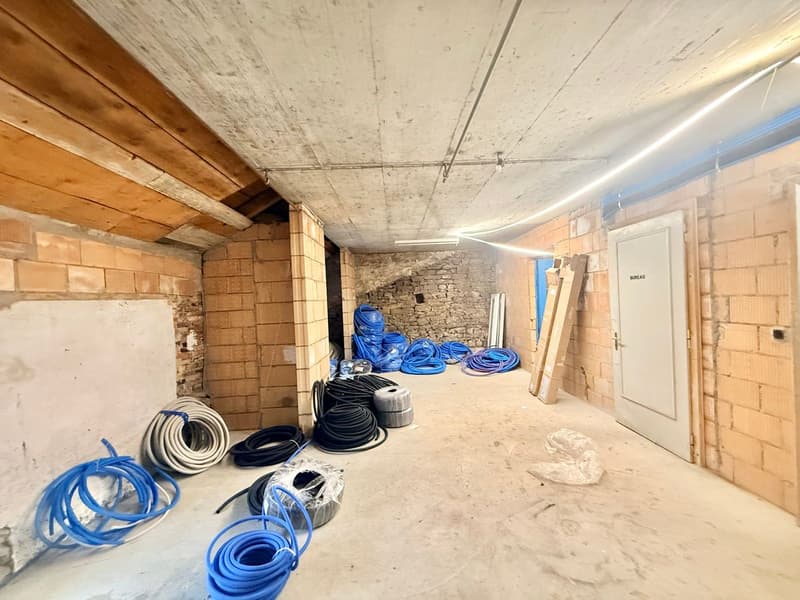 Mischraum mit 2,5-Zimmer-Wohnung und Werkstatt - Zentrum von Tramelan (11)
