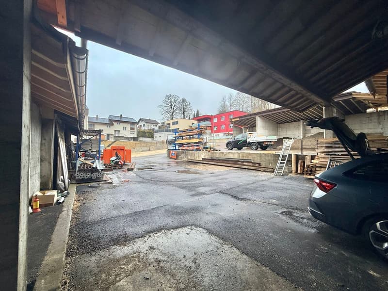 Mischraum mit 2,5-Zimmer-Wohnung und Werkstatt - Zentrum von Tramelan (9)