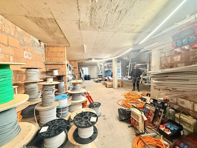 Mischraum mit 2,5-Zimmer-Wohnung und Werkstatt - Zentrum von Tramelan (12)