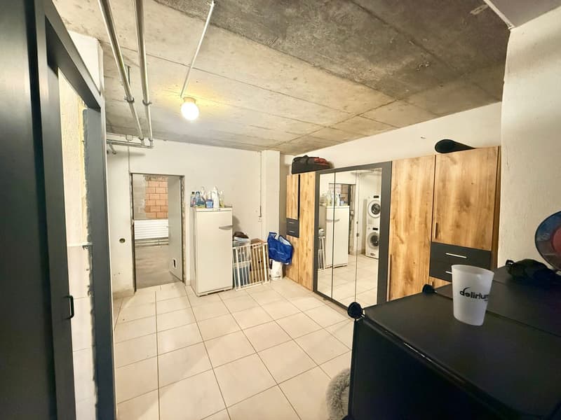 Mischraum mit 2,5-Zimmer-Wohnung und Werkstatt - Zentrum von Tramelan (5)