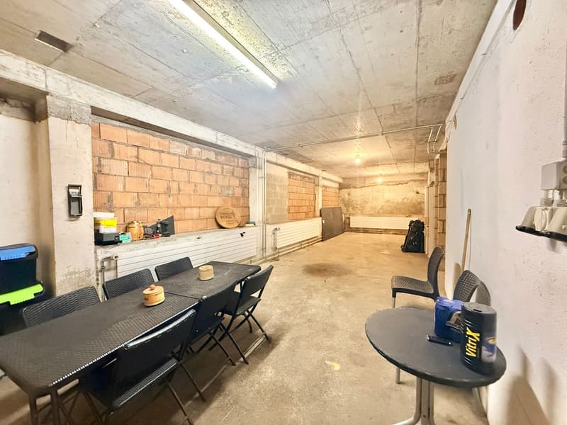 Mischraum mit 2,5-Zimmer-Wohnung und Werkstatt - Zentrum von Tramelan (8)