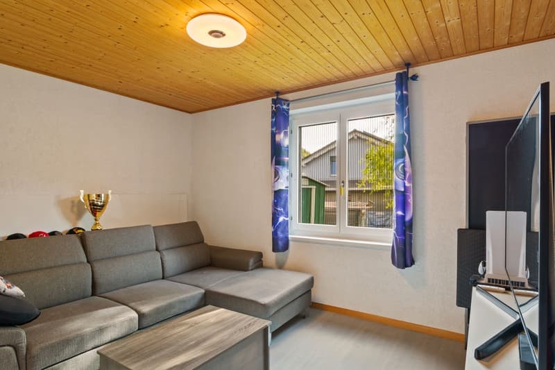 Charming individual house with large garden and open view (6)