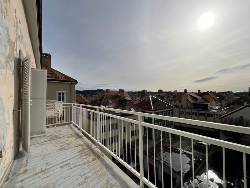 Three-room apartment with 1 large balcony (9)