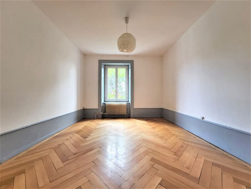Three-room apartment with 1 large balcony (6)