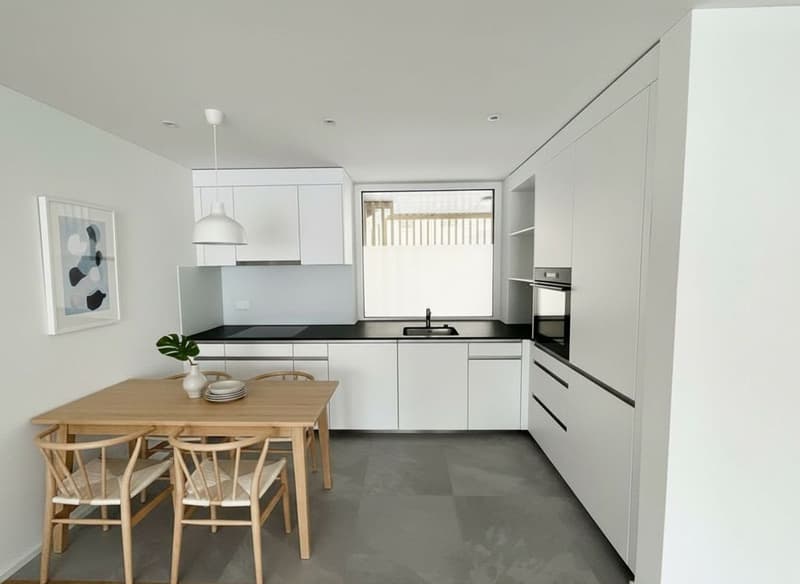 Appartamenti nuovi di 2.5 locali con loggia - Comfort moderno, sostenibilità e qualità della vita nel cuore del villaggio (3)