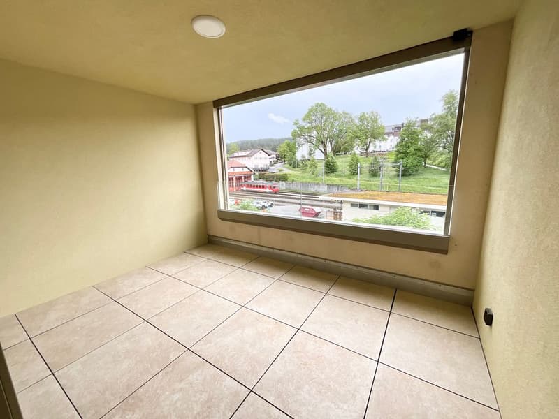 Appartamenti nuovi di 2.5 locali con loggia - Comfort moderno, sostenibilità e qualità della vita nel cuore del villaggio (5)