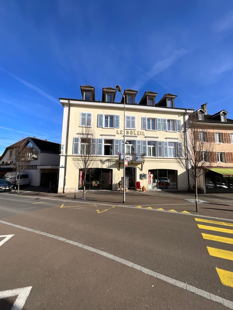 Premises with shop windows ideally located in the heart of Delémont (1)