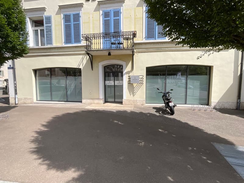 Locaux avec vitrines idéalement situé au coeur de Delémont (8)