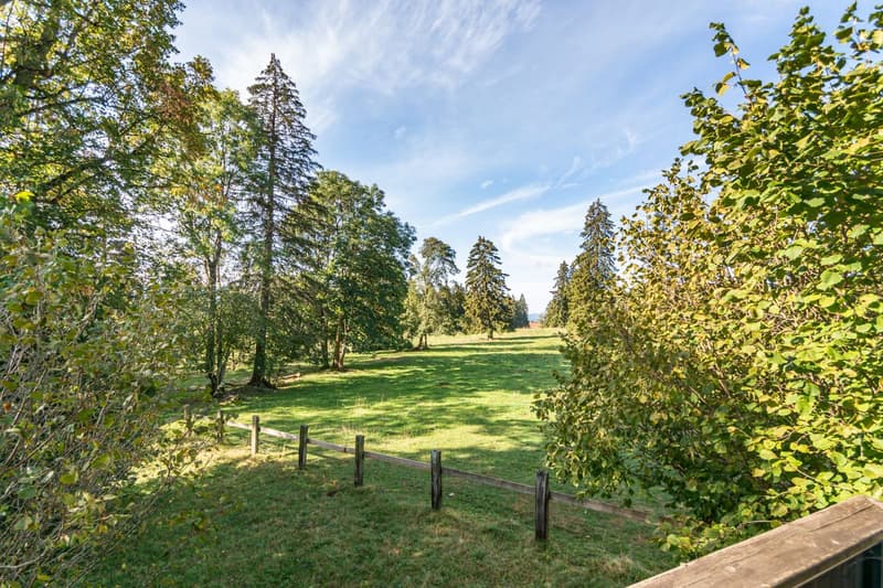 Un refuge au coeur des crêtes jurassiennes 2'520 m² de nature (3)