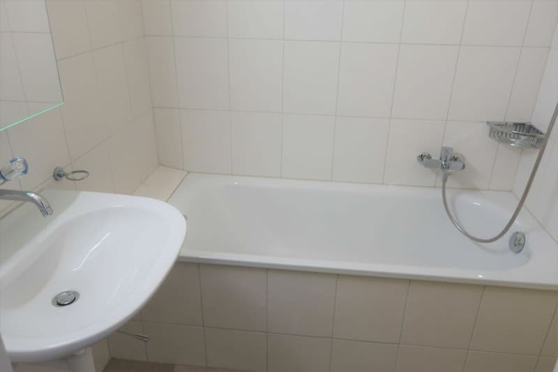 Bel appartement de 3 pièces avec deux balcons et ascenseur (6)