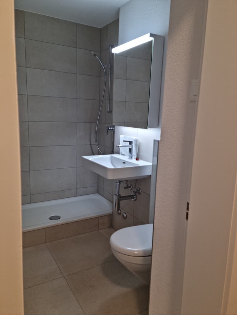 Badezimmer mit Dusche