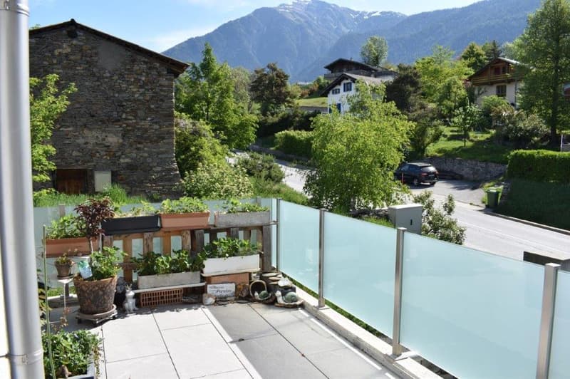Modern 4.5-room apartment with 2 balconies and parking space in Brig-Glis (15)