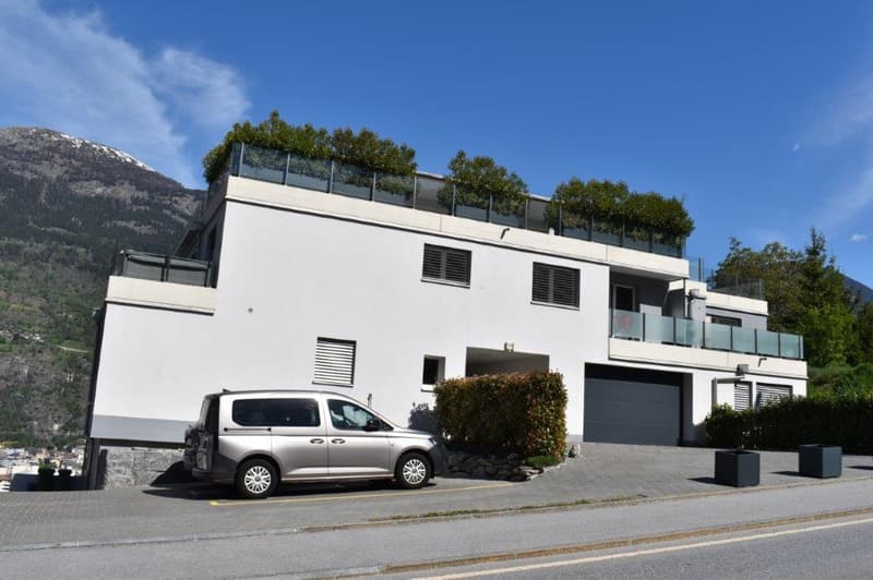 Modern 4.5-room apartment with 2 balconies and parking space in Brig-Glis (2)