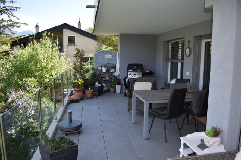 Modern 4.5-room apartment with 2 balconies and parking space in Brig-Glis (11)