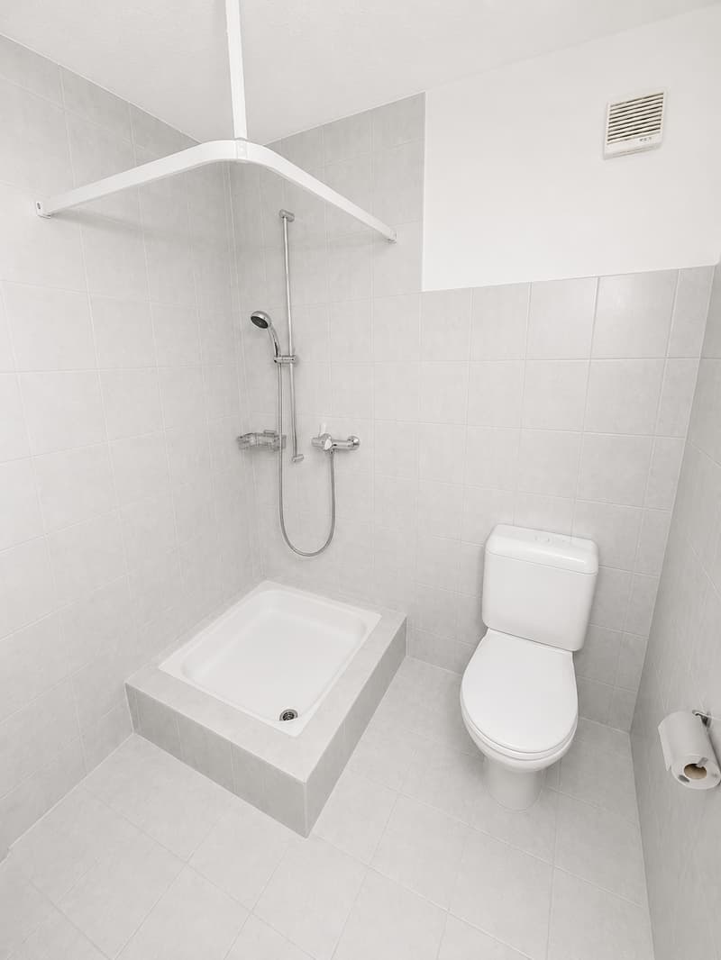 Helle Familienwohnung mit Balkon und 2 Bädern / 2 Parkplätze möglich (4)