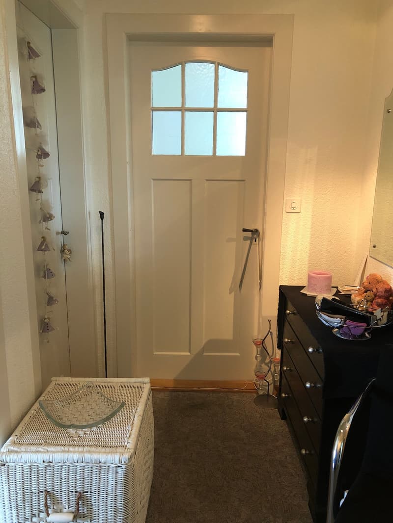 Helle 2.5-Zimmer-Wohnung mit kleinem Balkon (6)
