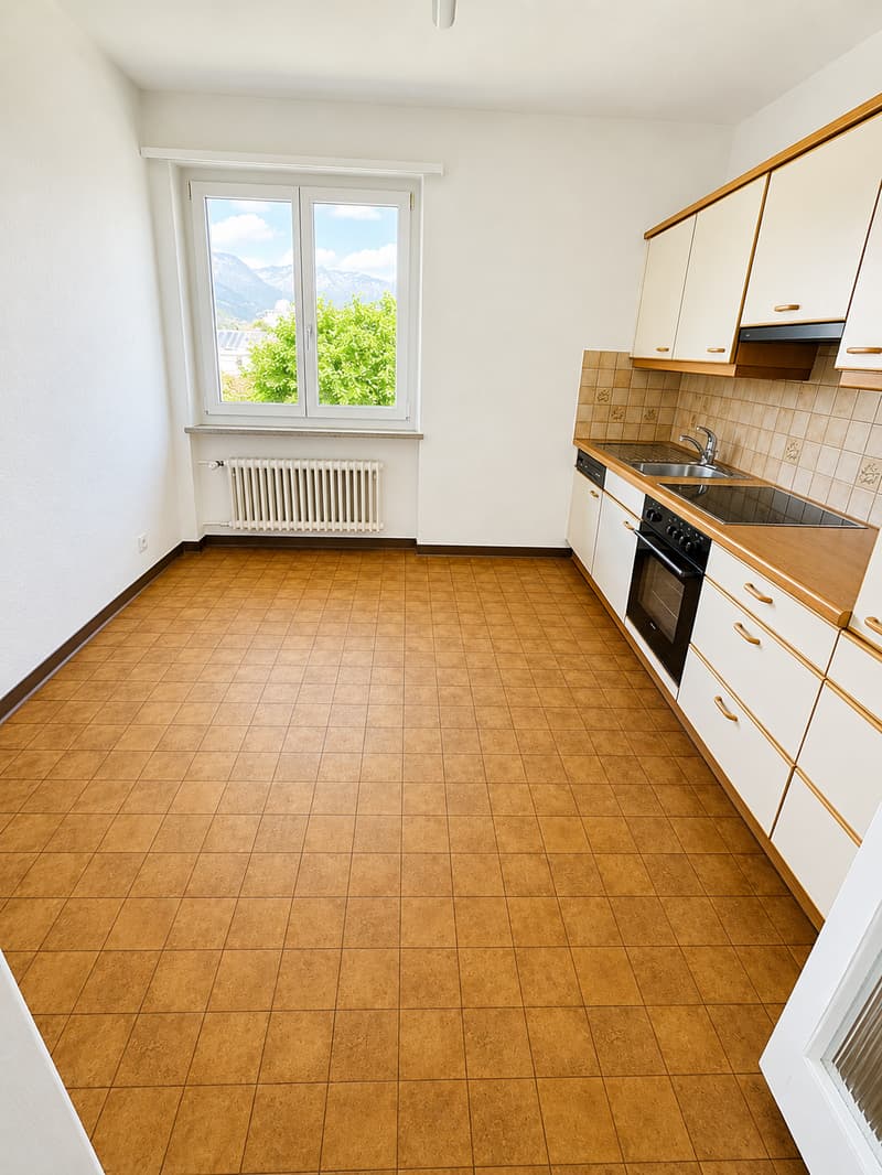 4-Zimmerwohnung mit Balkon / 4. OG mit Lift (2)