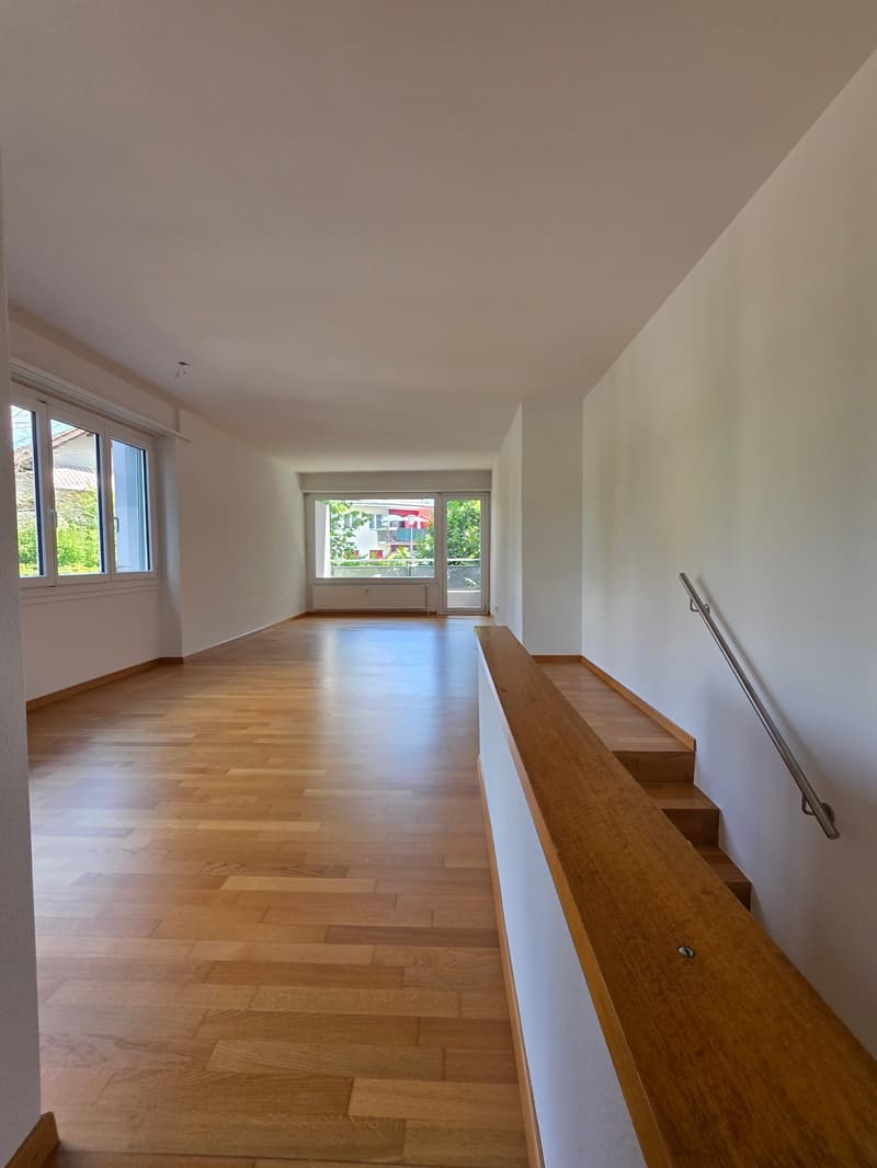 Ausgefallene 2.5 Zimmerwohnung mit Balkon / Hochparterre mit Lift (1)
