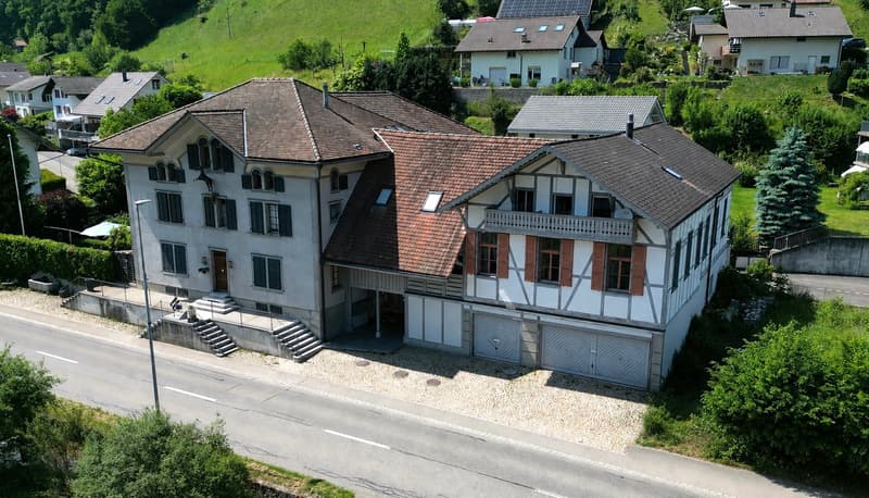 Wohnen mit Einfamilienhaus-Charakter – historische Elemente treffen auf modernes Design (13)
