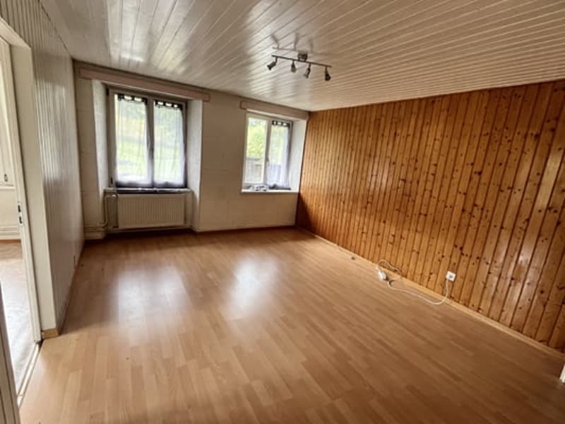 Large building comprising 2 apartments with 5.5 rooms (27)