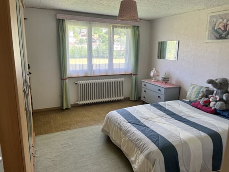Large building comprising 2 apartments with 5.5 rooms (18)