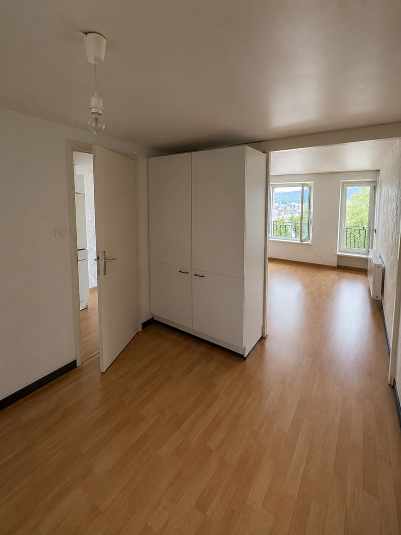 Incantevole appartamento di 2.5 locali di 40m2 al 2° piano nel cuore della vecchia città in un quartiere tranquillo (5)