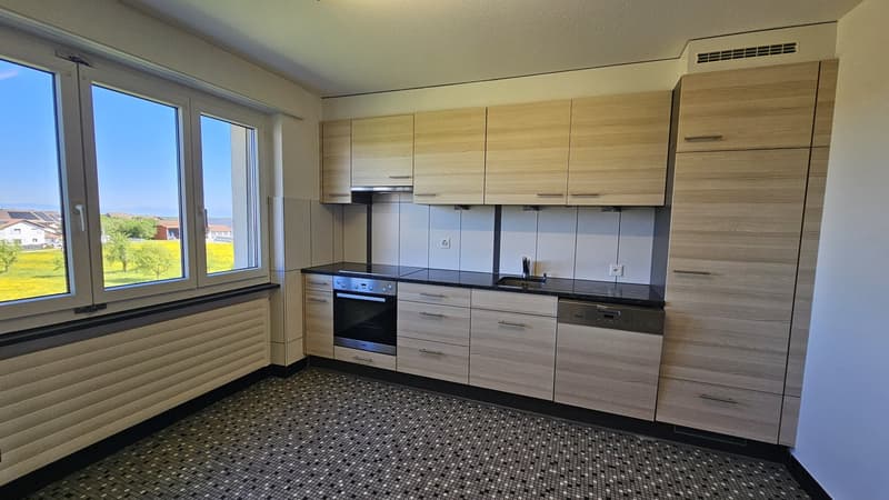 Schönes und geräumiges 3,5-Zimmer-Apartment im 2. Stock (1)