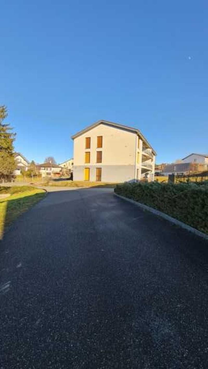 Bella abitazione di 4 1/2 locali con parcheggio sotterraneo (18)