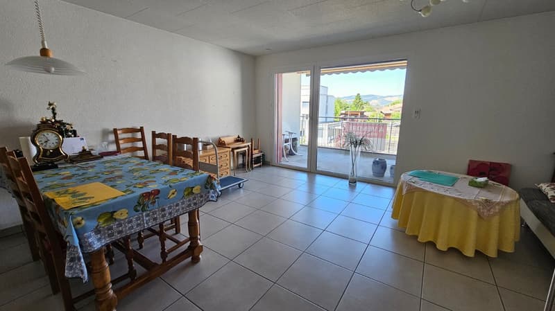 Very beautiful 3-room apartment with underground parking (3)