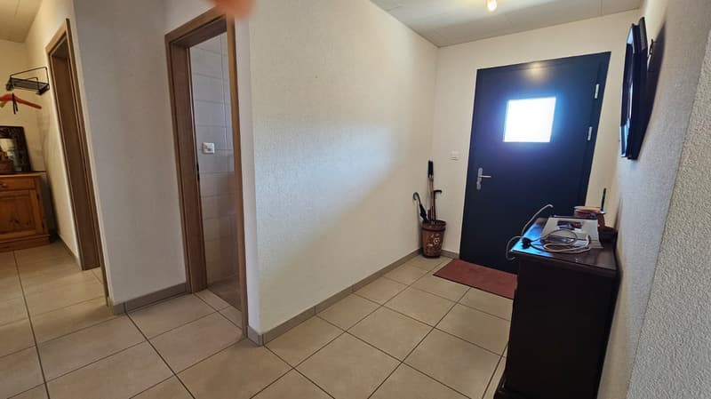 Very beautiful 3-room apartment with underground parking (8)