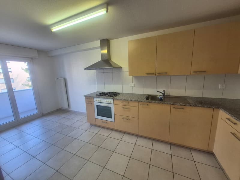 Schönes und geräumiges 3-Zimmer-Apartment im 3. Stock (2)