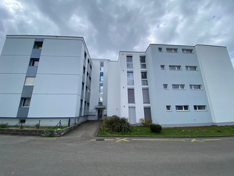Sehr schönes 3,5-Zimmer-Apartment im 3. Stock (1)