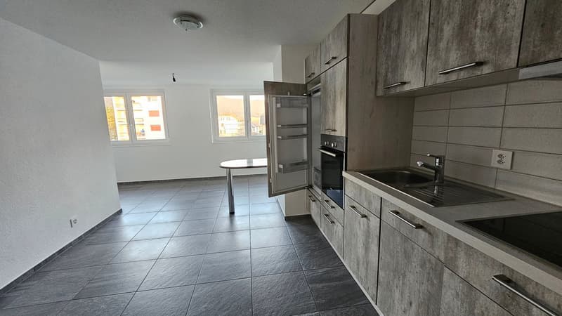 Très bel appartement de 2 pièces au 2e étage (1)
