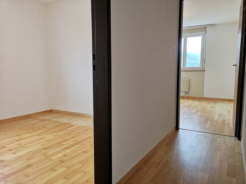 For sale in Delémont: 3.5-room apartment, with private garage, view of the city (20)