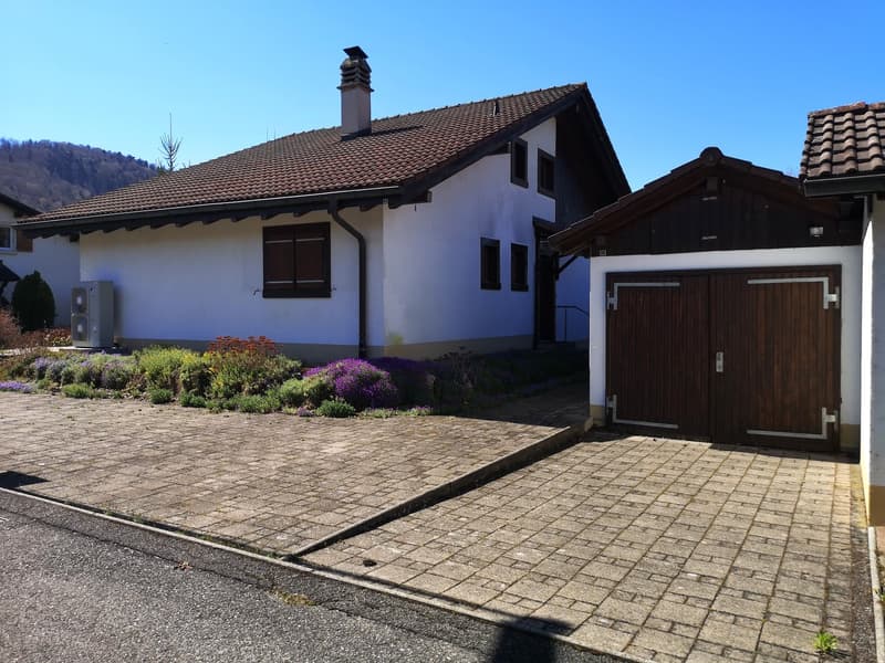 Grande maison 5.5pces, env. 120m2, terrain 802m2, avec garage, places de parc, terrasse, bûcher (2)