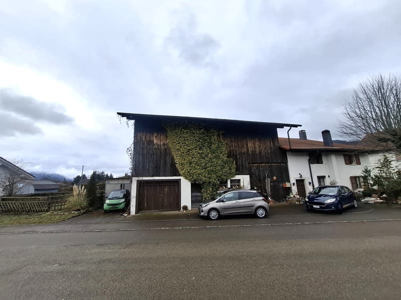 Large building plot with old barn, free of leasehold (6)