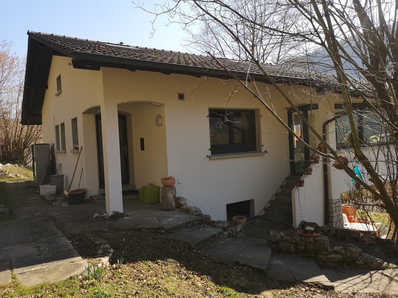 Baisse de prix : maison rénovée avec grand terrain, véranda, 2 terrasses, 2 garages (9)