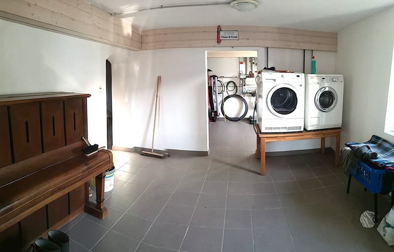 Bella casa unifamiliare o multifamiliare con garage, posti auto, terrazze, giardino (9)