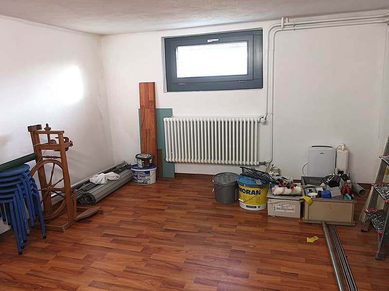 Bella casa unifamiliare o multifamiliare con garage, posti auto, terrazze, giardino (11)