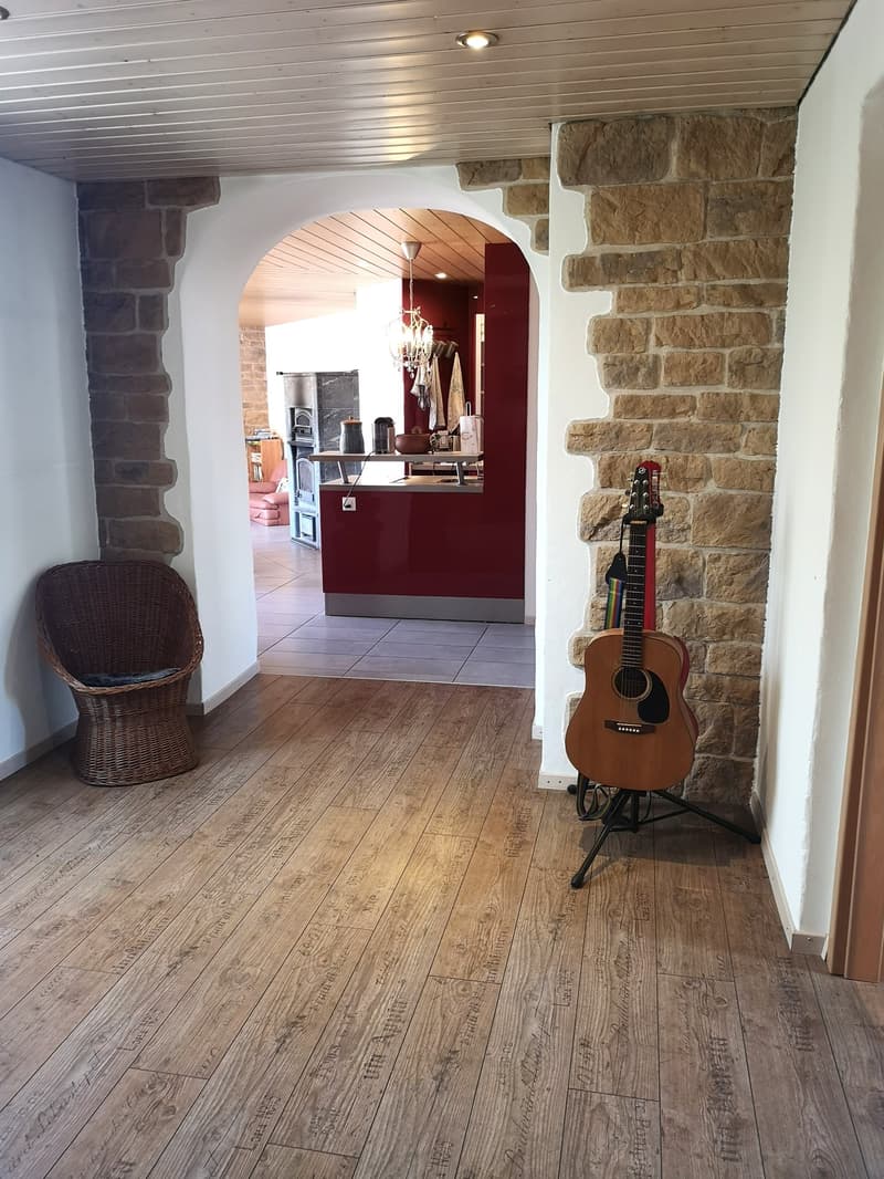 Grande casa familiare con 8,5 locali a Lajoux, possibilità di gestione di camere per gli ospiti (14)