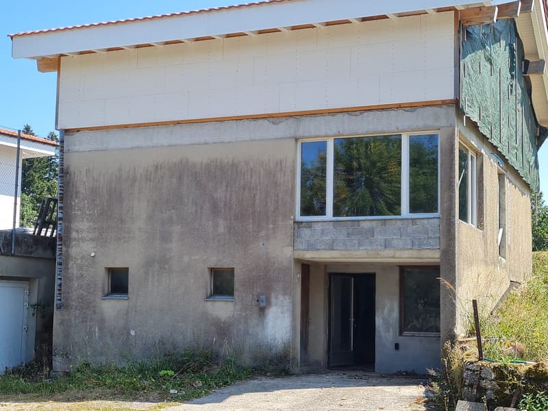 Maison de 4.5pces + mezzanine en périphérie de Saignelégier, sera vendue complètement rénovée (8)