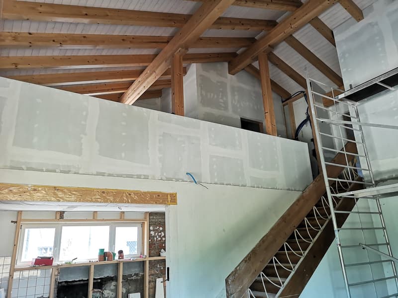 Maison de 4.5pces + mezzanine en périphérie de Saignelégier, sera vendue complètement rénovée (25)