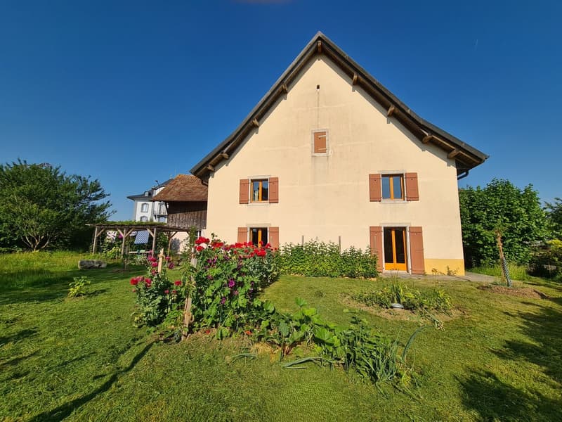Spacieuse maison avec jardin, garage, grange / Geräumiges Haus mit Garten, Garage, Scheune (4)