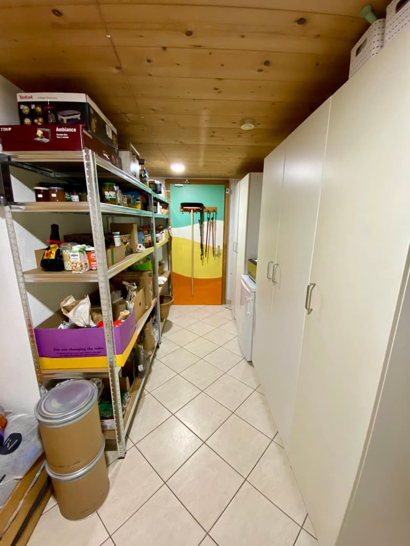 Spacieuse maison avec jardin, garage, grange / Geräumiges Haus mit Garten, Garage, Scheune (21)
