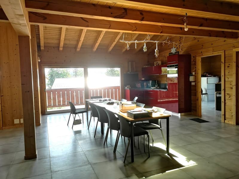 Bureau spacieux à louer à Le Cerneux-Péquignot dans zone artisanale (8)